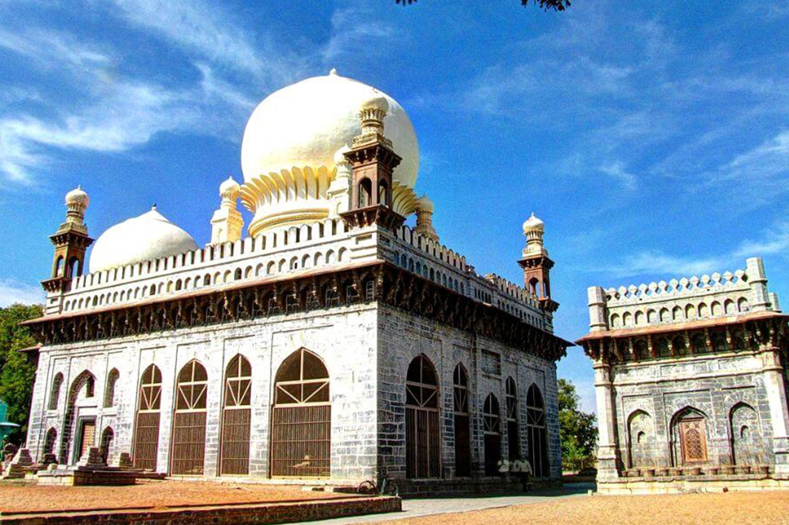 Tomb of Abdul Wahab (Gol Gummaz)